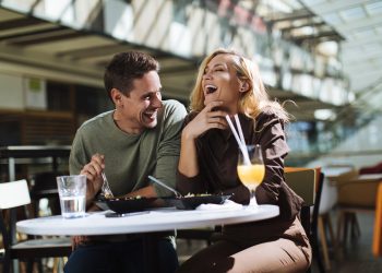 ραντεβού νεαρού ζευγαριού