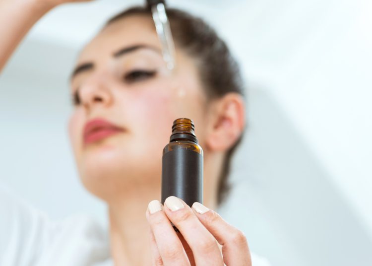 skincare και υαλουρονικό οξύ