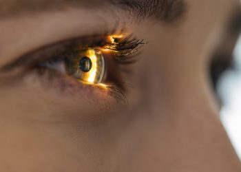 επέμβαση ματιών με λέιζερ