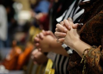 Είναι οι θρησκευόμενοι λιγότερο έξυπνοι από τους άθεους;