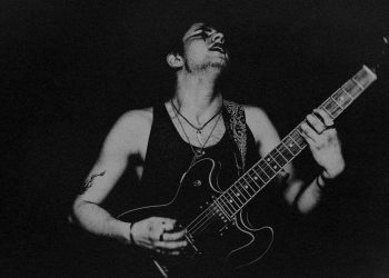 ροκ κιθαρίστας