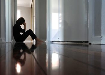 κοινωνική αποστασιοποίηση