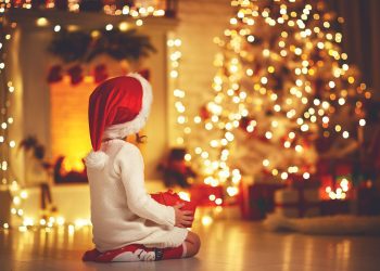 Γιατί οι άνθρωποι δίνουν δώρα τα Χριστούγεννα;