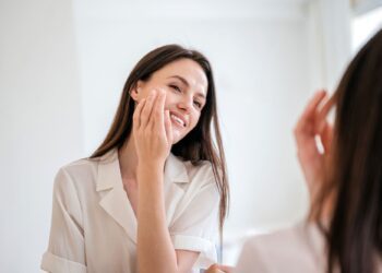 Πόσα προϊόντα προσώπου χρειαζόμαστε πραγματικά;