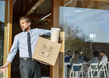 «Revenge Quitting»: Γιατί το 2025 θα είναι η χρονιά του;