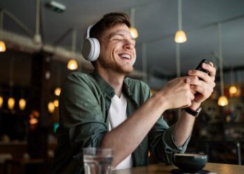 Γιατί οι νέοι απομακρύνονται από τη μουσική;