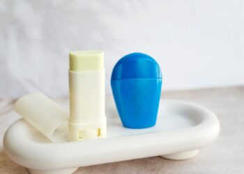 Αντηλιακό σε stick: Μας προστατεύει πραγματικά;