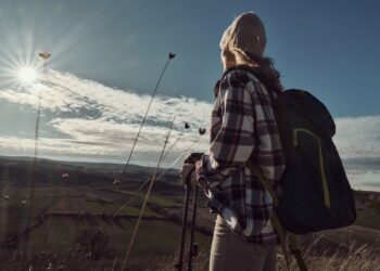 Πώς η πεζοπορία κάνει καλό στο μυαλό μας;