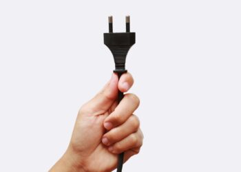 Οι 6 συσκευές που πρέπει να αποσυνδέετε πριν φύγετε για διακοπές