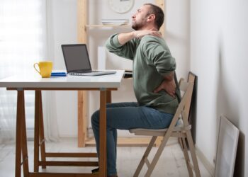 Τι μπορεί να δείχνει ο πόνος στην πλάτη;