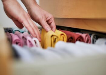 Πώς θα οργανώσουμε καλύτερα τη ντουλάπα μας;