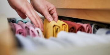 Πώς θα οργανώσουμε καλύτερα τη ντουλάπα μας;