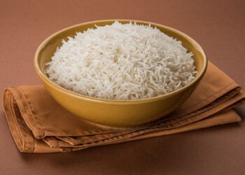 Γιατί πρέπει να πλένουμε το ρύζι πριν το μαγειρέψουμε;