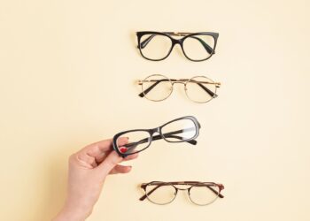 Γρατζουνιές στα γυαλιά ηλίου ή οράσεως: Τι μπορείτε να κάνετε;