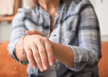 Πάρκινσον: Οι μικρές αλλαγές στις κινήσεις των δαχτύλων που αποκαλύπτουν τον κίνδυνο