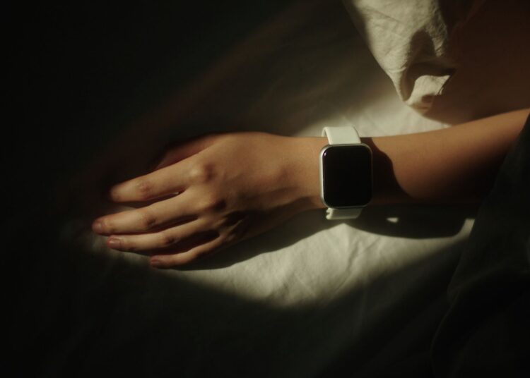 Τι πραγματικά μπορεί να μας δείξει ένα smartwatch για την ποιότητα του ύπνου μας;
