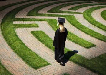 Γιατί οι νέοι πιστεύουν ότι η εκπαίδευση δεν διασφαλίζει καλύτερες προοπτικές εργασίας