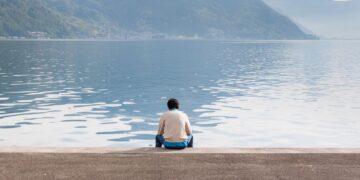 Μοναξιά: Η σιωπηλή πρόκληση της σύγχρονης εποχής