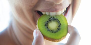 Αλλεργία στο ακτινίδιο: Τι μπορεί να δείχνει για την υγεία μας;