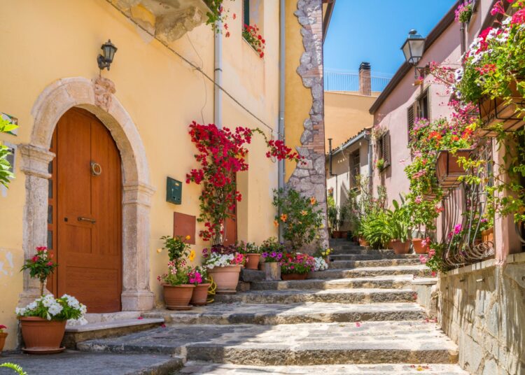 Γραικάνοι: Μία «κρυμμένη» Ελλάδα στην νότια Ιταλία