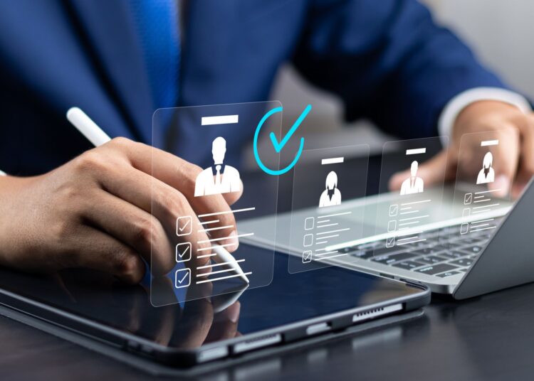 Η τεχνητή νοημοσύνη μπορεί να μην κλέψει τη δουλειά αλλά την πρόσληψή σας