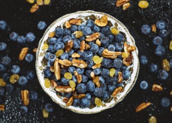 Καρύδια και μύρτιλα: Το πιο υγιεινό «δίδυμο»