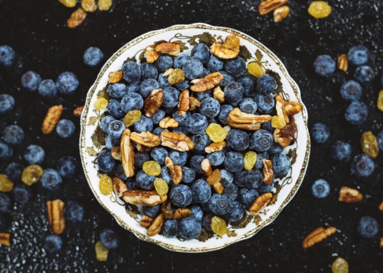 Καρύδια και μύρτιλα: Το πιο υγιεινό «δίδυμο»