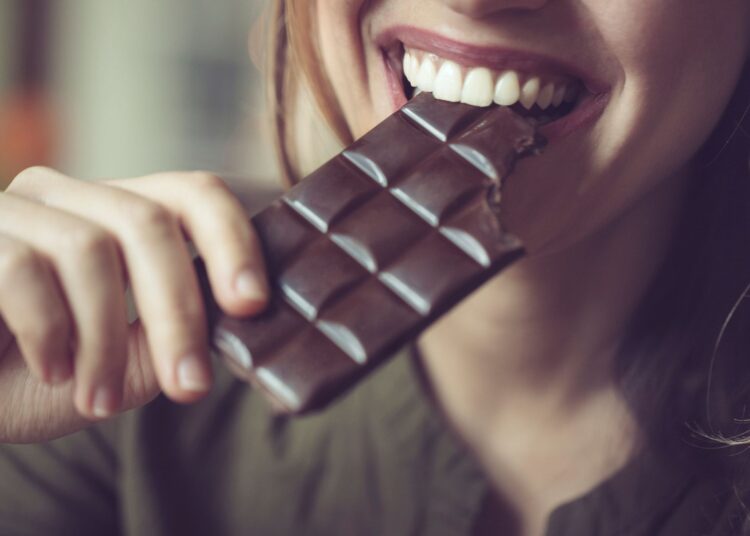Μαύρη σοκολάτα: Ο κρυφός προστάτης της καρδιάς μας