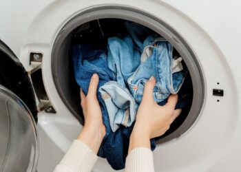 Πώς να κάνουμε τα ρούχα μας να διαρκέσουν περισσότερο;