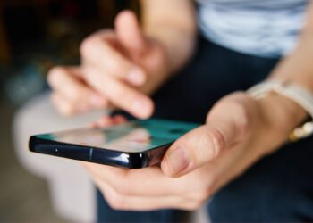 Πώς τα social media αλλάζουν τον τρόπο που βλέπουμε τον εαυτό μας;