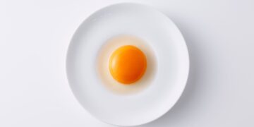 Πώς θα απομακρύνετε τη μυρωδιά αυγού από πιάτα και ποτήρια;