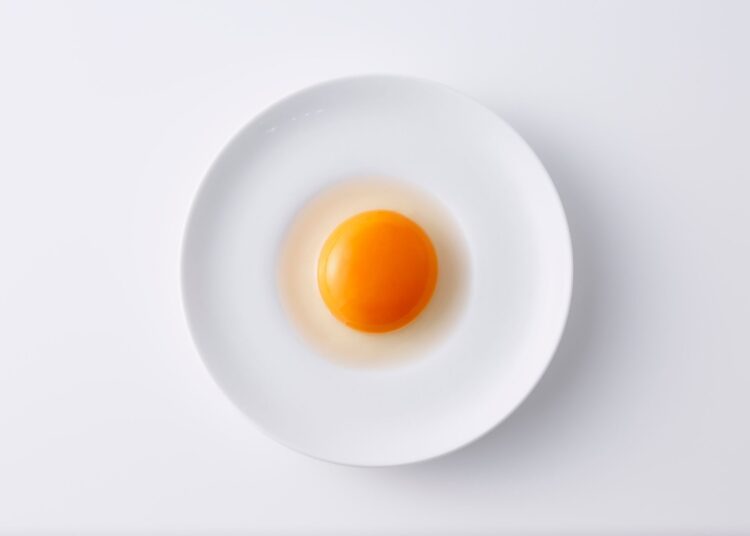 Πώς θα απομακρύνετε τη μυρωδιά αυγού από πιάτα και ποτήρια;