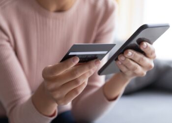 Πότε πρέπει να ακυρώσετε την τραπεζική σας κάρτα;