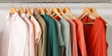 Σκόροι στη ντουλάπα: Πώς να τους απομακρύνετε φυσικά