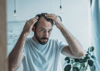 Υπάρχει τρόπος να απαλλαγούμε οριστικά από την τριχόπτωση;