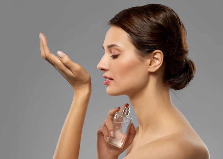 Αρώματα και αναμνήσεις: Γιατί η μυρωδιά είναι το πιο προσωπικό αξεσουάρ