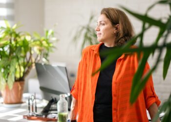 Εργασία και εγκυμοσύνη: Πρακτικές συμβουλές για μία απαιτητική περίοδο