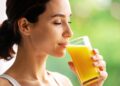 Φυσικός χυμός πορτοκάλι: Χάνει τελικά τις βιταμίνες του αν δεν τον πιούμε αμέσως;