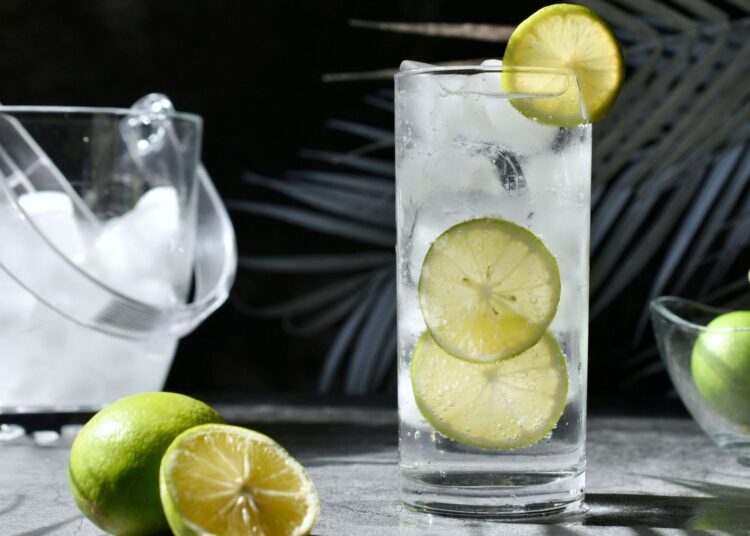 Gin & Tonic: Από φαρμακευτικό μείγμα σε παγκόσμιο σύμβολο