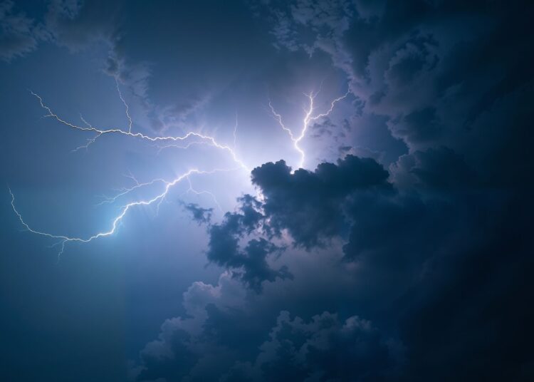 Κεραυνοί: Το εντυπωσιακό και επικίνδυνο φαινόμενο της φύσης