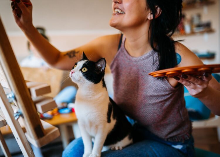 Μπορούμε να διασκεδάσουμε πραγματικά μόνοι μας;