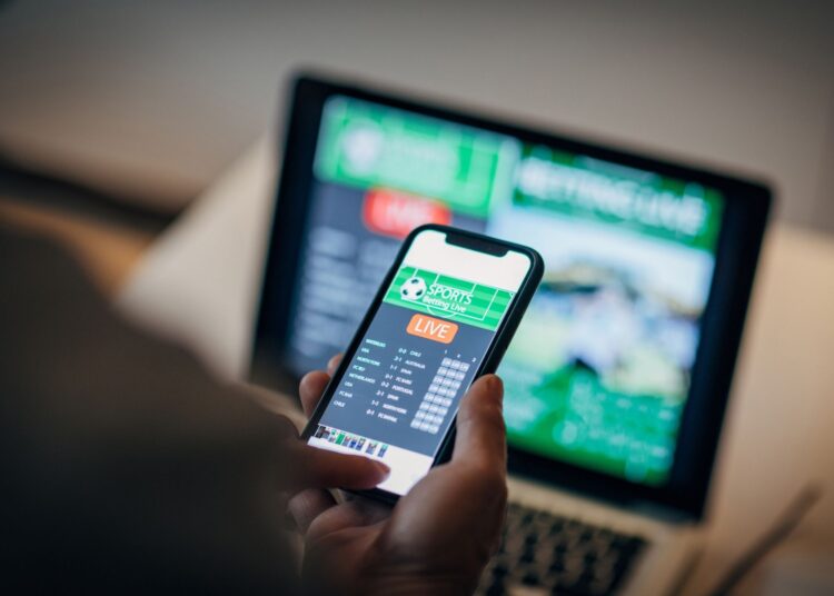 Οι πλατφόρμες εικονικών παιχνιδιών προκαλούν εθισμό και οικονομική καταστροφή στην Ινδία