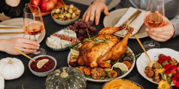 Πώς να αποφύγετε την αύξηση βάρους κατά τη διάρκεια των γιορτών