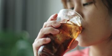 Τροφές που βλάπτουν τα δόντια μας