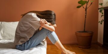 8 συμπεριφορές που προέρχονται από την παιδική παραμέληση