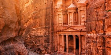 Διάσημα αξιοθέατα και οι άγνωστες ιστορίες τους