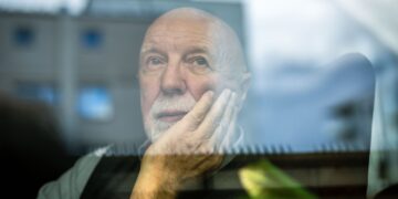 Γιατί αισθανόμαστε περισσότερη μοναξιά τις Κυριακές;