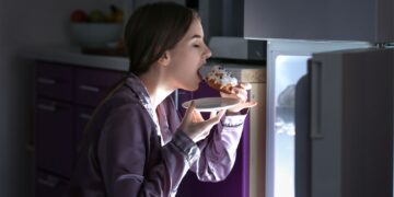Γιατί πεινάμε περισσότερο το βράδυ;