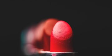 Ποιο είναι το κατάλληλο χρώμα κραγιόν για το δέρμα μου;