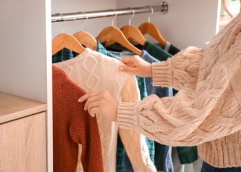 Πώς να αποφύγετε τη μυρωδιά μούχλας στη ντουλάπα σας;
